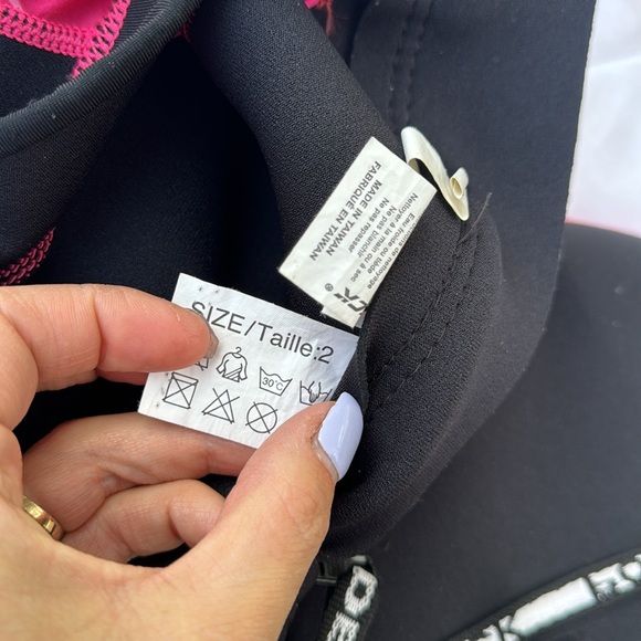 NWT Child size 2 wetsuit 🌺 - Picture 4 of 4